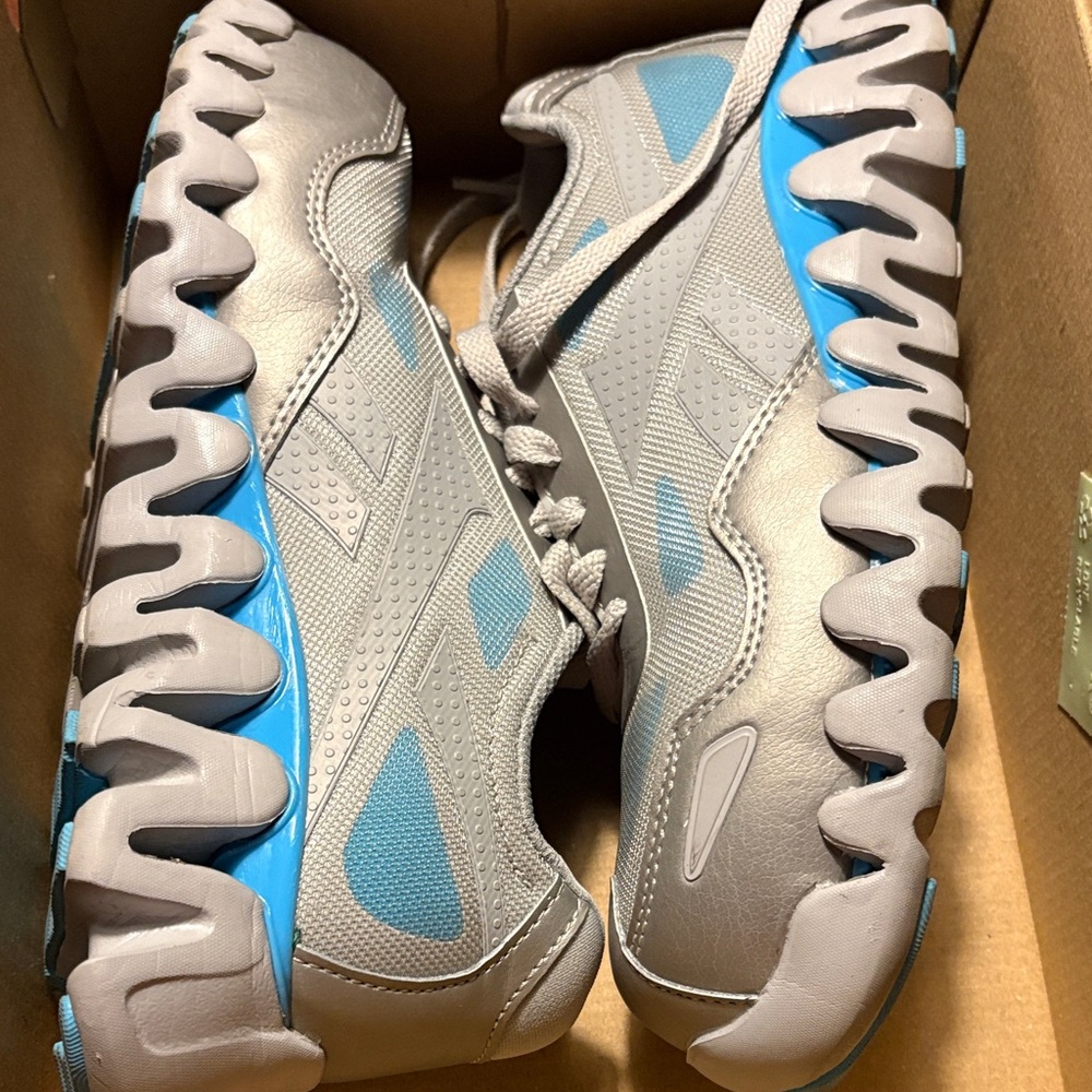 Reebok Men's Silver and Blue Athletic Shoes